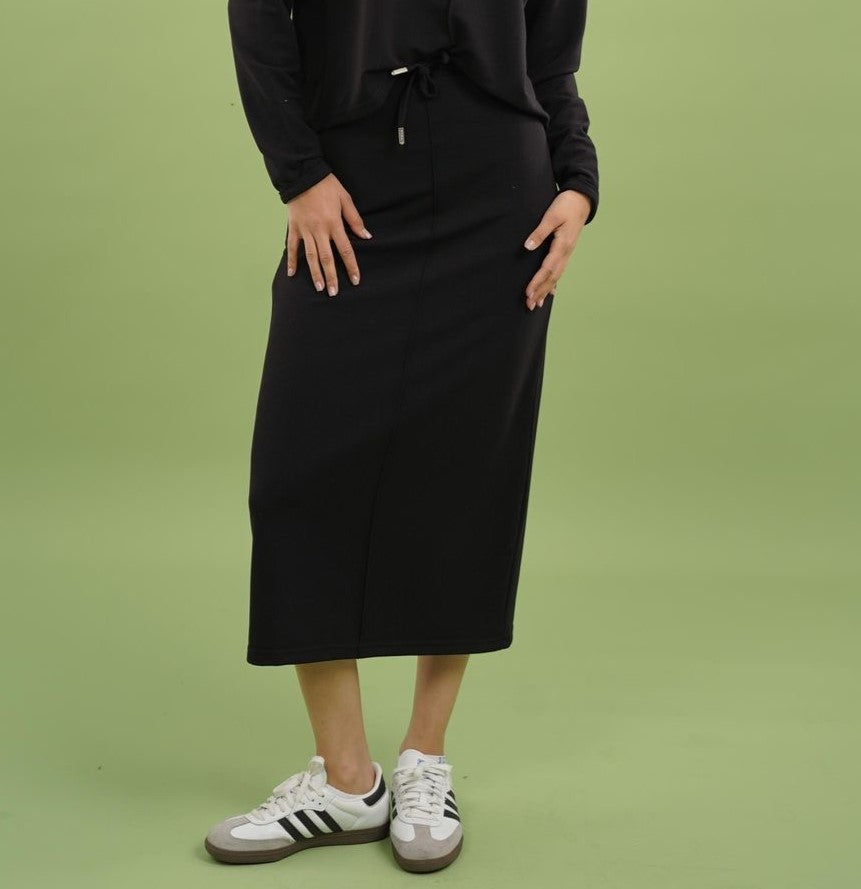 Cozy Skirt In Summer-Melton | Black