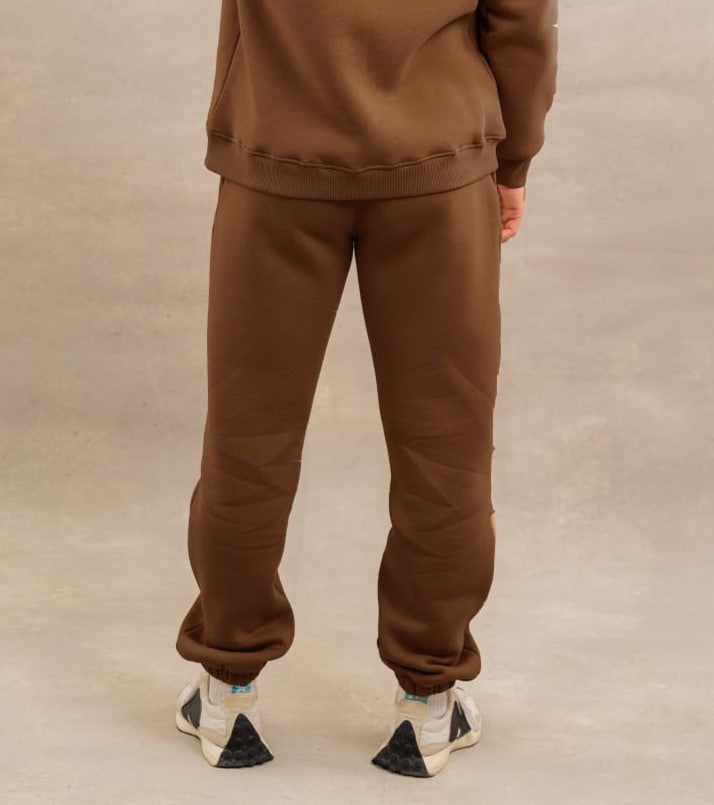 Men Basic Fleece Sweatpants In Dark Brown